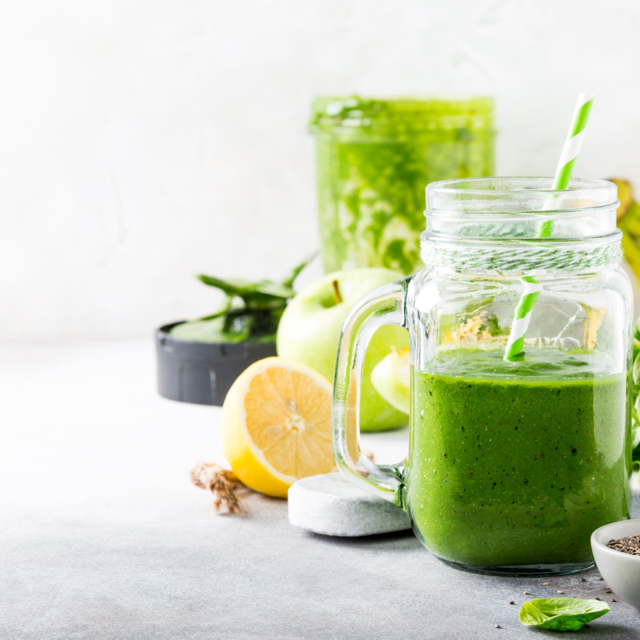 A BUSY LIFESTYLE? DRINK A GREEN SUPER SMOOTHIE!