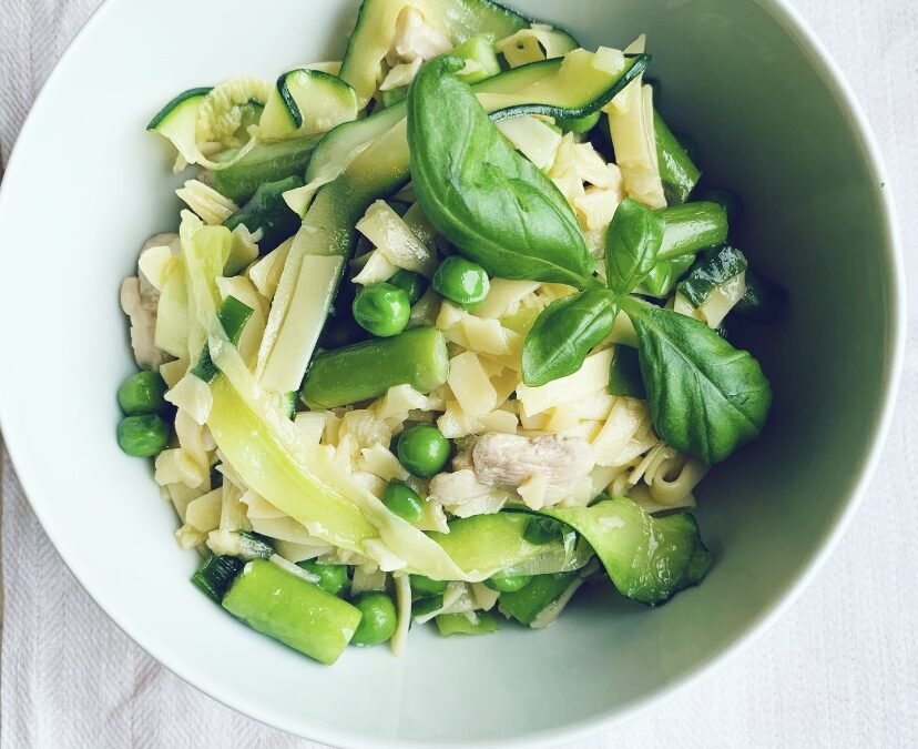 FRESH HERB VEGETABLE PASTA WITH CHICKEN