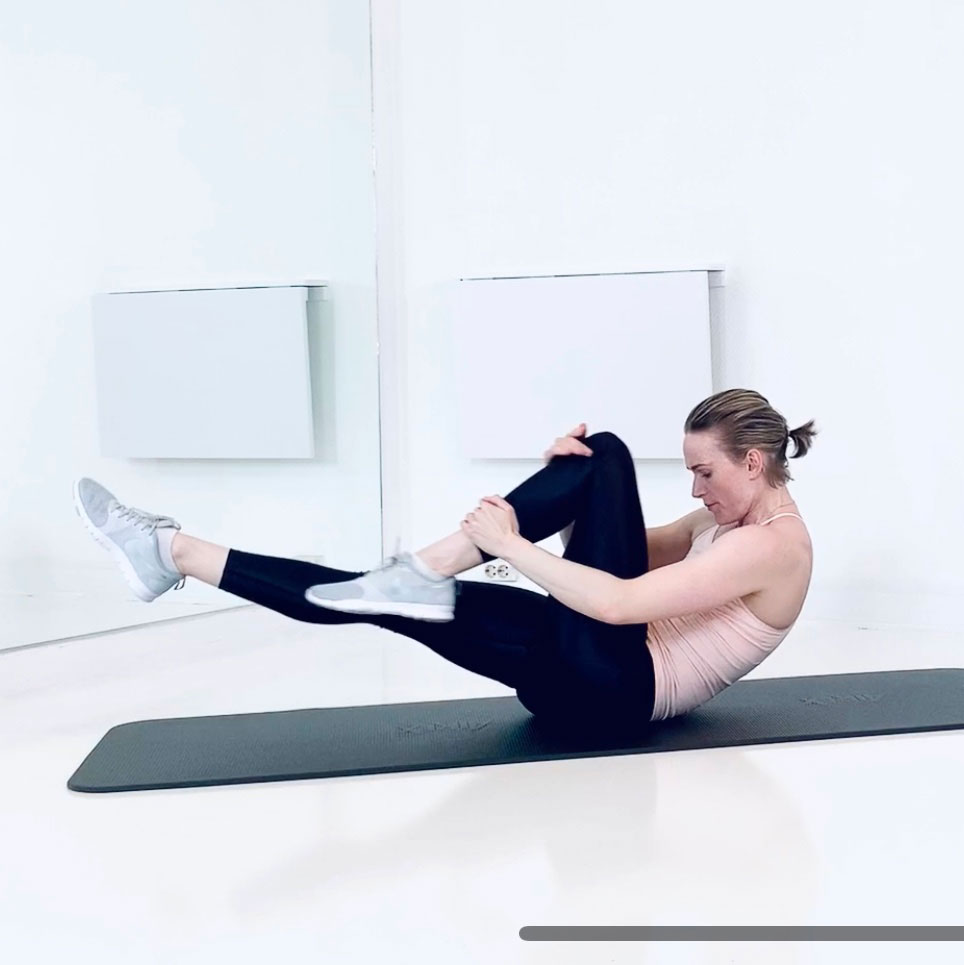 Get a strong pelvic floor and stomach muscles in this full body workout.
